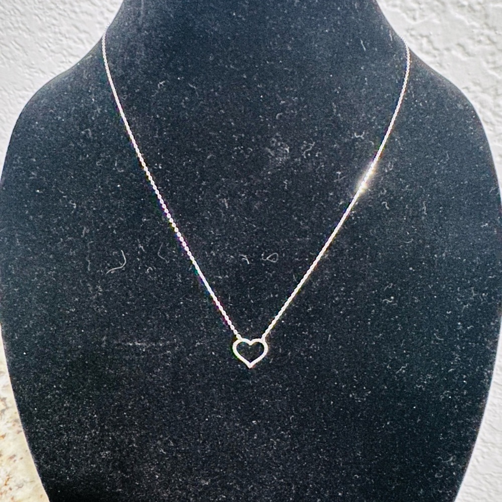 Elegant Silver Heart Pendant Necklace